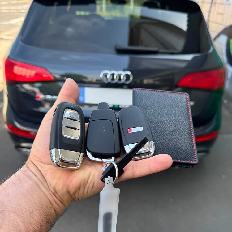 Audi Ersatzschlüssel in der Hand - Audi Ersatzschlüssel anfertigen